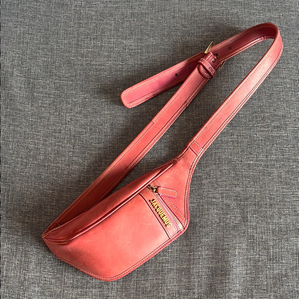 Jacquemus ‘La Banane’ Belt Bag in Pink Leather